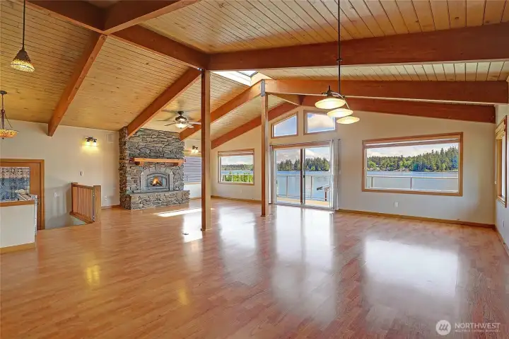 3,200 sqft with Deck, Patio & Soaring Ceilings~