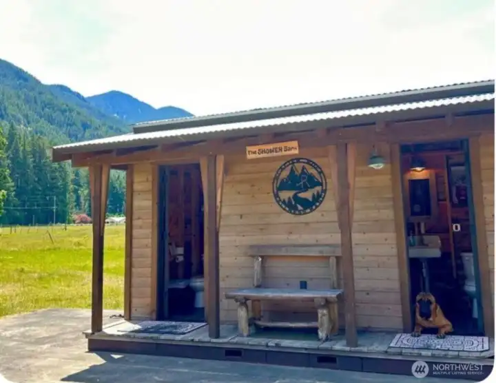 Exterior bathhouse