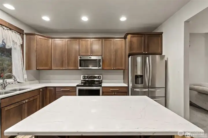 Kitchen w/quartz
