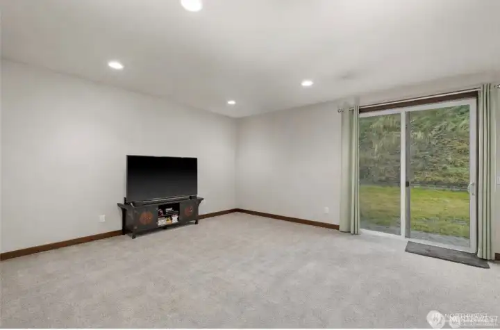 Living Room w/slider