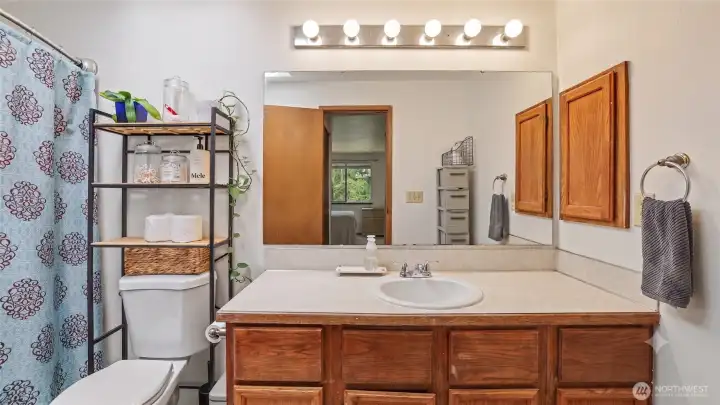 Full bath attached to primary suite