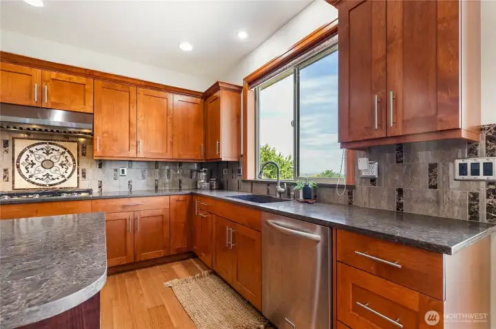 Oversized kitchen with incredible views Oversized kitchen with incredible views