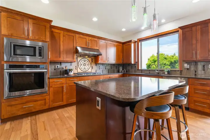 Oversized kitchen with incredible views Oversized kitchen with incredible views