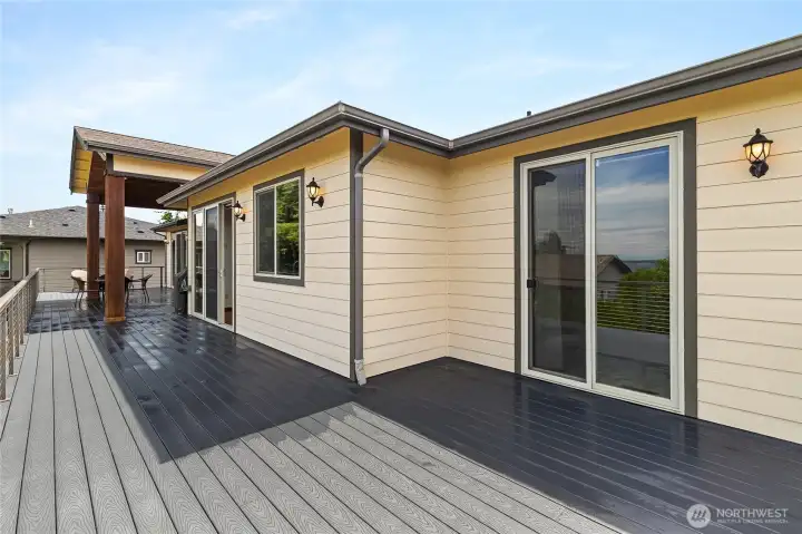 Elongated deck view Elongated deck view
