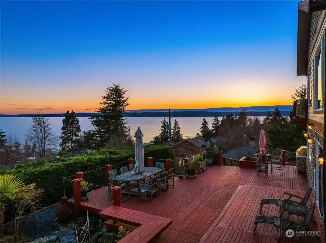Sunsets, Sound, Olympic and Vashon views.