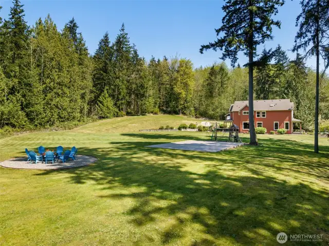 Fire pit, sport court, extensive lawn