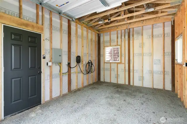Detached 200 sqft garage