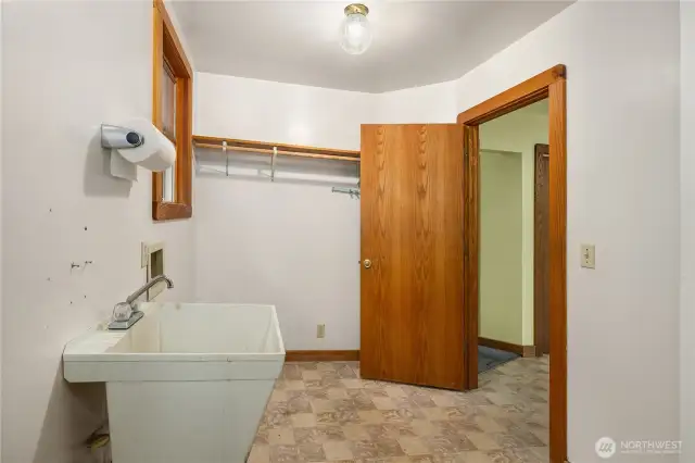 Mudroom and Laundry