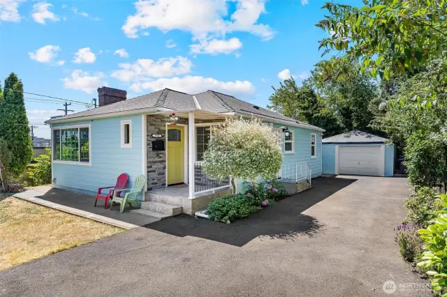 Long driveway with access to basement