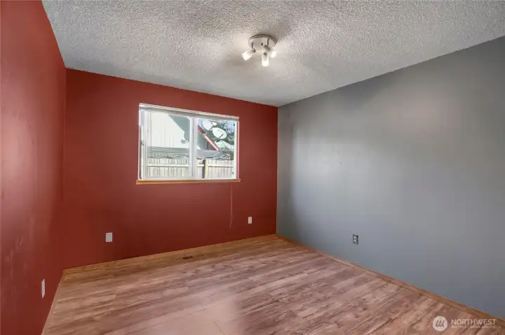 2nd bedroom