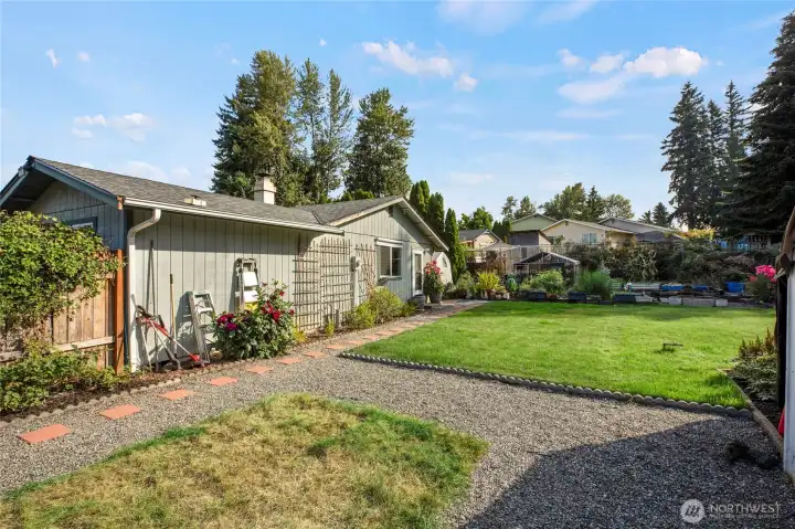 Side yard! Look how clean and neat