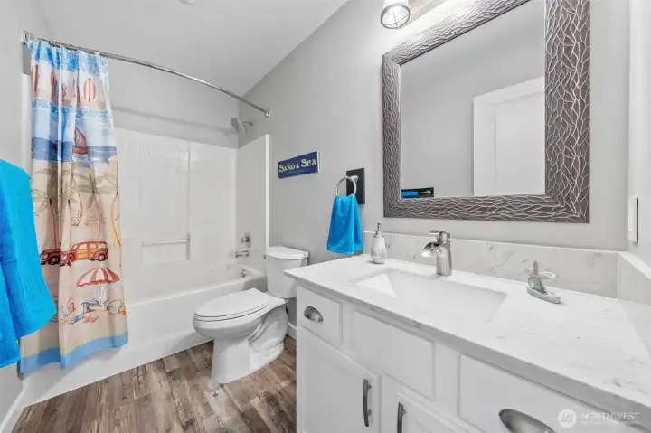 Upstairs main bathroom