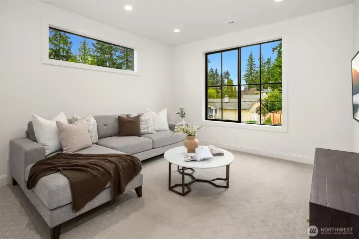 Flexible upper floor bonus room