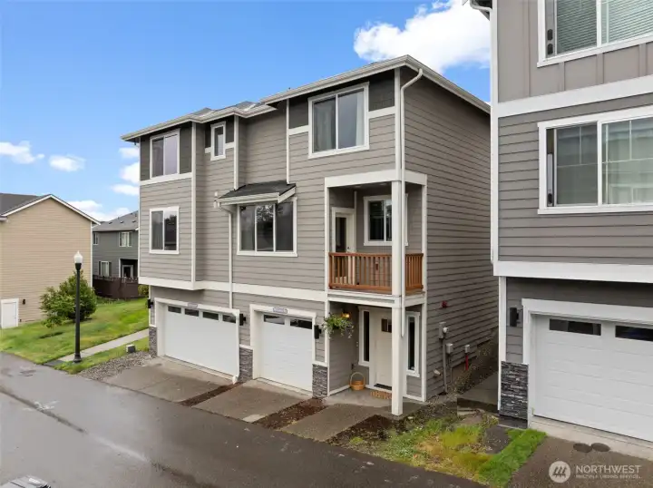 Welcom home to 2405 Zeeden Drive Welcom home to 2405 Zeeden Drive