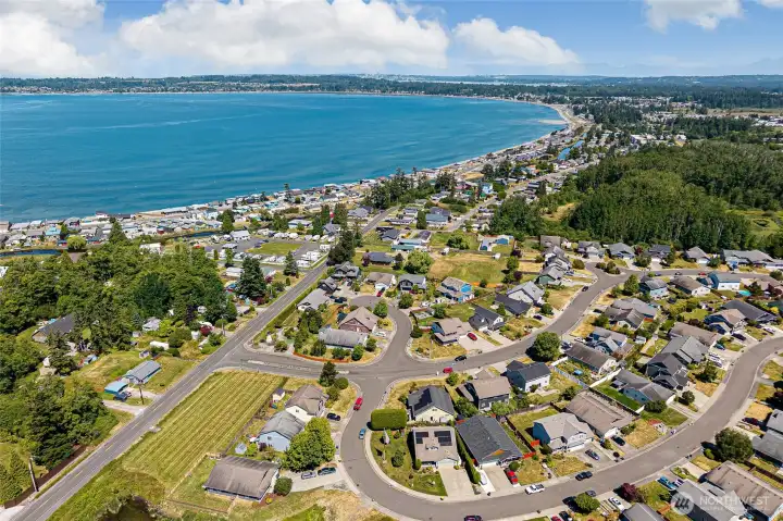 1/2 Mile to the Birch Bay Bike / Beach Walking Trail. Birch Bay State Park just a walk away! 1/2 Mile to the Birch Bay Bike / Beach Walking Trail. Birch Bay State Park just a walk away!