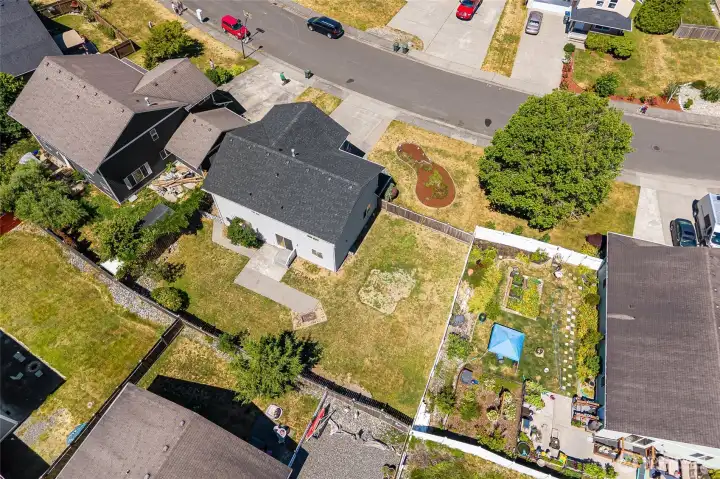 Large side yard great for gardening or sport yard. Large side yard great for gardening or sport yard.