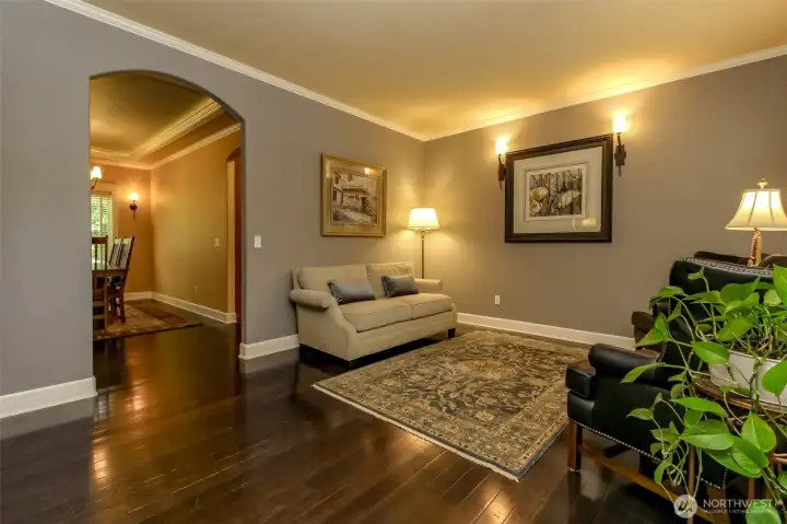Enter into the beautiful living room. Enter into the beautiful living room.
