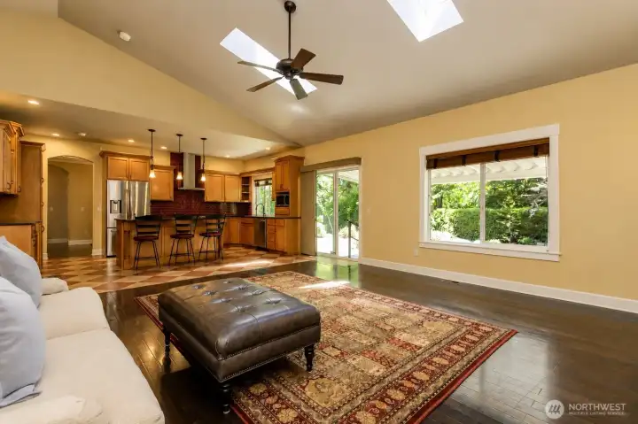 Enjoy your view into the gormet kitchen or the outdoors! Enjoy your view into the gormet kitchen or the outdoors!