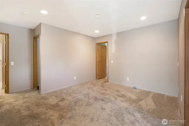 bonus room/office/media room