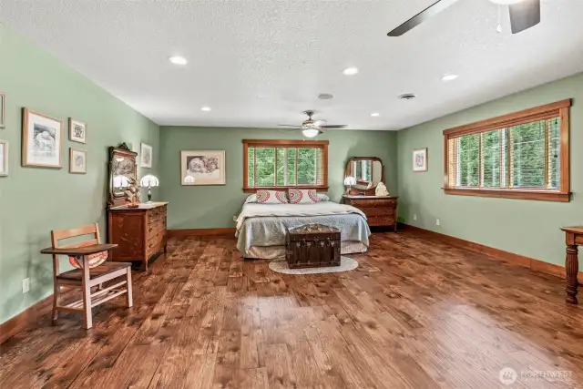 UPSTAIRS bedroom .. This is HUGE!  Could be what ever you need it to be.. Guest Room?  Office? Play Room? Make it yours!