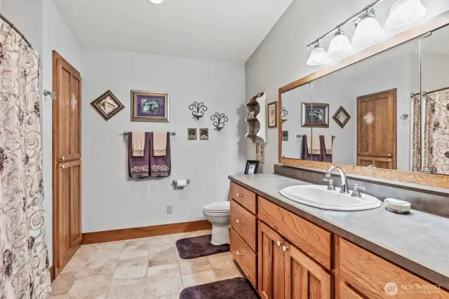Upstairs FULL bath with PLENTY of storage. Beautiful space and its HUGE!
