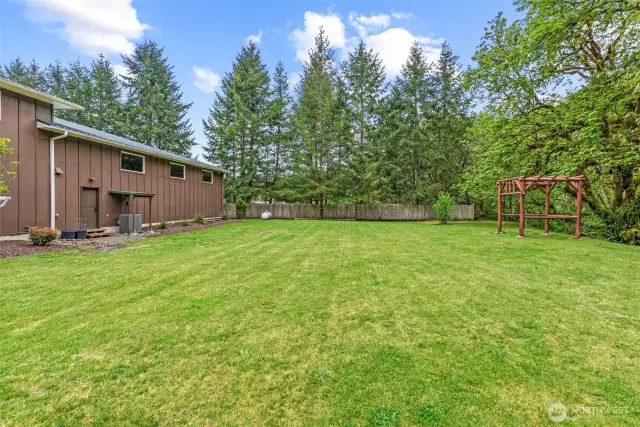 SO MUCH SPACE!! Garden? Pickleball court? Pool?  its up to you!