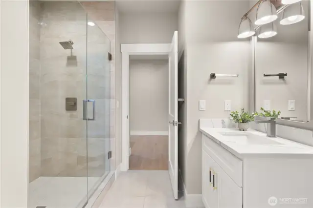 1st floor bath