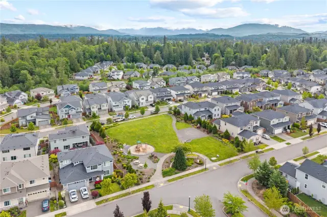 Easy Access To Freeway, Dining, Trails