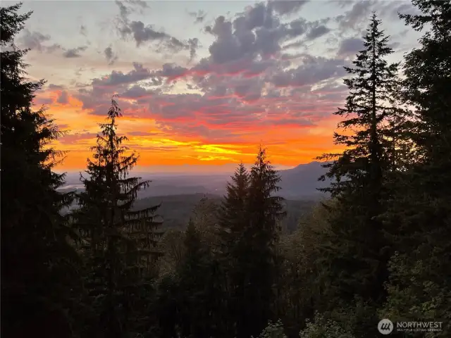 This amazing sunset was captured by the seller!