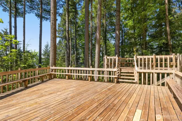 These decks are so impressive in person! They have been wonderfully maintained and offer another fabulous space to relax and entertain.
