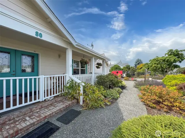 1652 Sq' 3 Bedrooms & 2 Full Baths