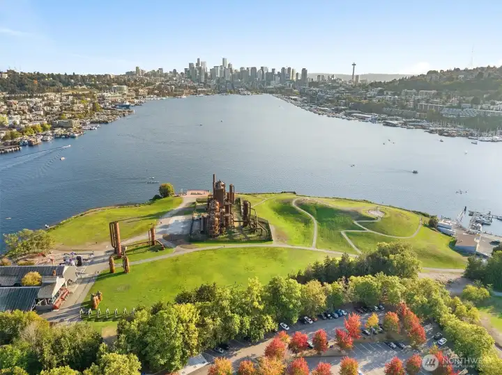 Gas Works Park is just a hop skip and jump away!