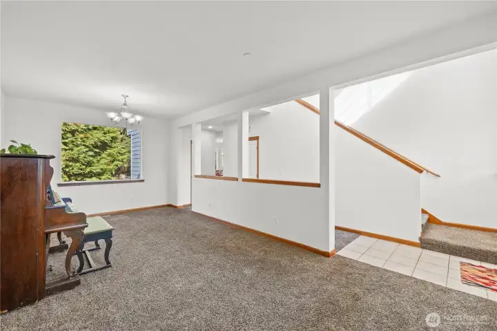 Unstaged multi-purpose room