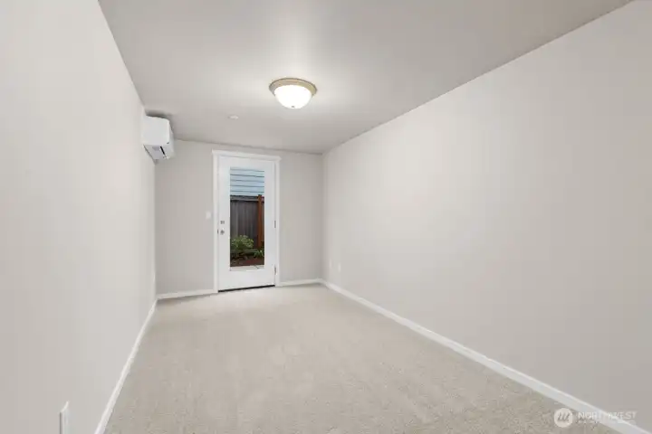 Photographs are for illustrative purposes only. Features, finishes, interior/exterior colors, landscaping and floorplan shown may vary from actual homes built.