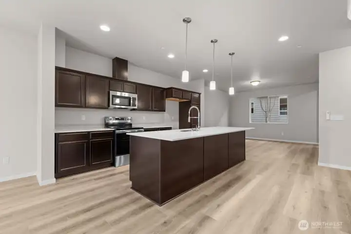 Photographs are for illustrative purposes only. Features, finishes, interior/exterior colors, landscaping and floorplan shown may vary from actual homes built.