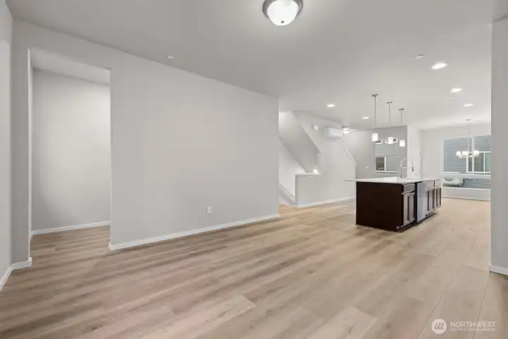 Photographs are for illustrative purposes only. Features, finishes, interior/exterior colors, landscaping and floorplan shown may vary from actual homes built.