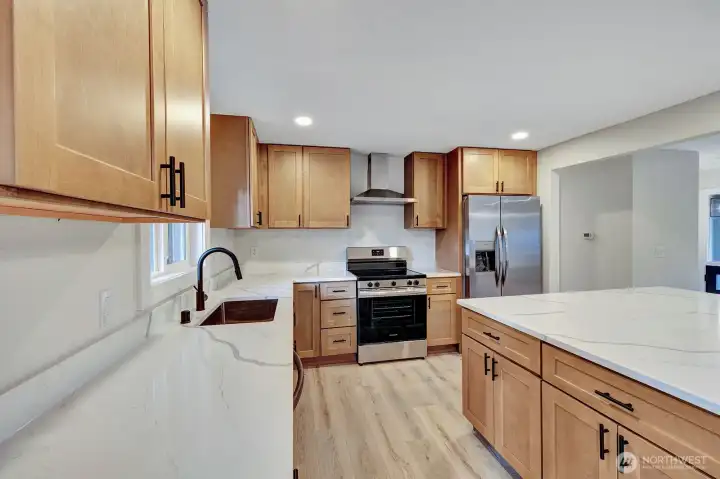 Another view of the show stopper kitchen.