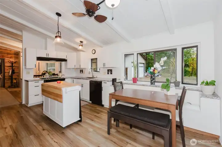 Eat-in Kitchen with Luxury LPV