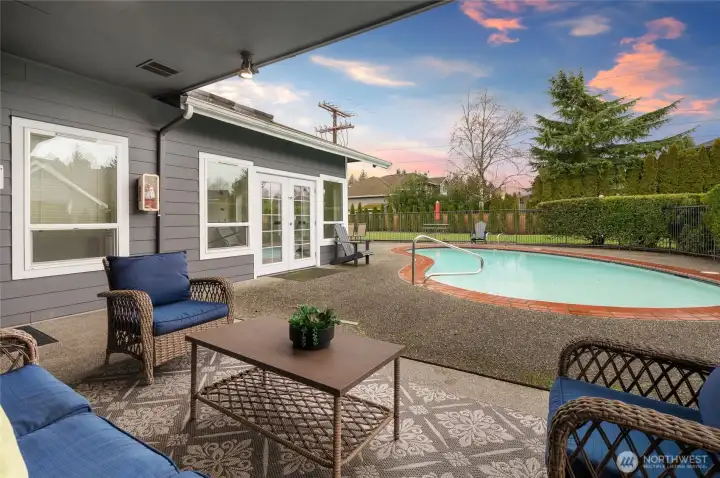 Great community with tons of amenities ~ water, sewer and garbage are included in reasonable HOAs.