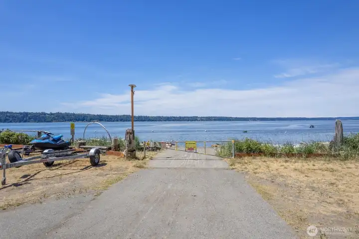 Community boat launch