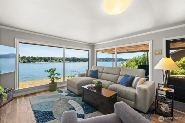 Wall of windows in the livingroom gives you amazing views of the Harbor. Wall of windows in the livingroom gives you amazing views of the Harbor.