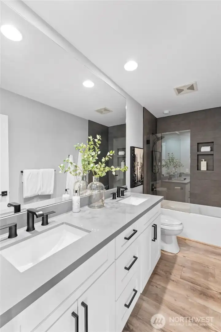 Downstair full-bath.