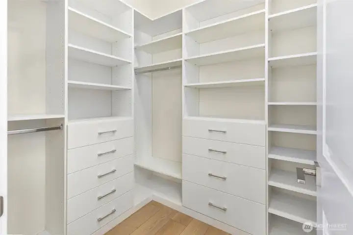 A close look at the primary suite closet system….