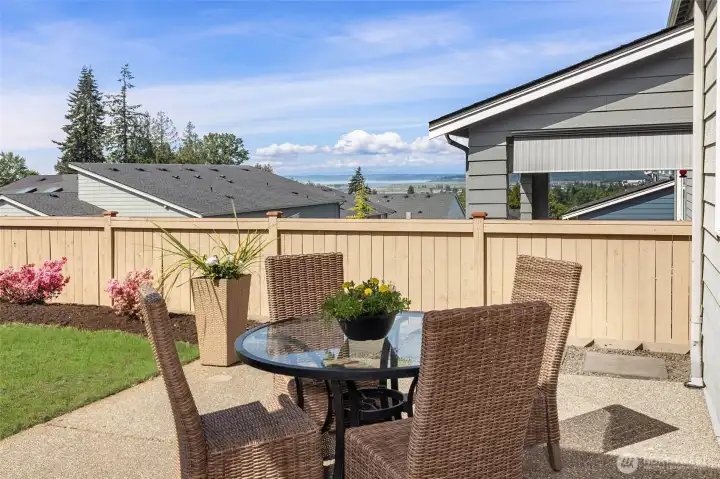 Dining alfresco on your sunny patio!