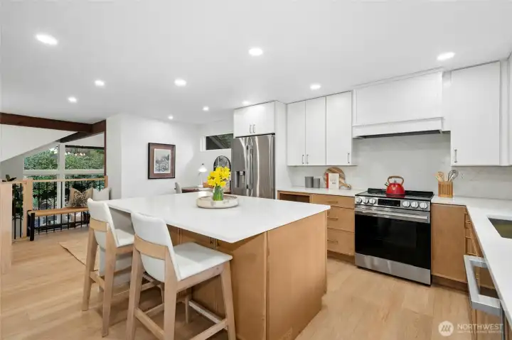 Several informal dining options for live-ins and guests. Several informal dining options for live-ins and guests.