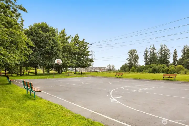Crosswater's basketball sport court, a neighborhood amenity. Crosswater's basketball sport court, a neighborhood amenity.