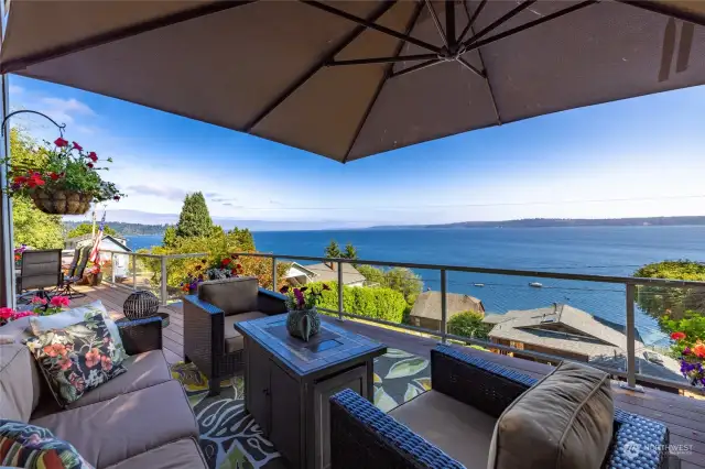 The expansive deck with a view provides plenty of space for year-round entertainment!