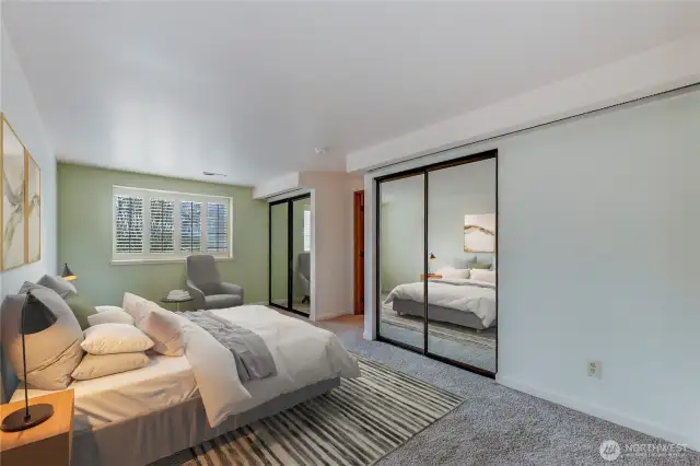 Multi-use/guest room/office/den has bath adjacent.