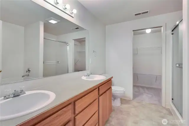 Primary bath has double vanities, a jetted tub! and a separate shower plus walk in closet.