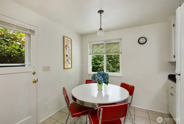 Eat-in Kitchen Area - Access to Backyard